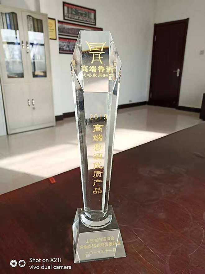 亚洲精品久久无码AV片银杏-性饥渴艳妇A片-娇妻被两个老头疯狂进出-国产盗摄精品一区二区三区-国产九九视频一区二区三区又获殊荣